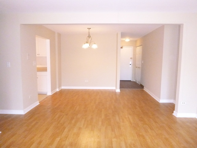 258 East Bailey Road, Unit M Naperville, IL 60565 - Photo 3 of 22