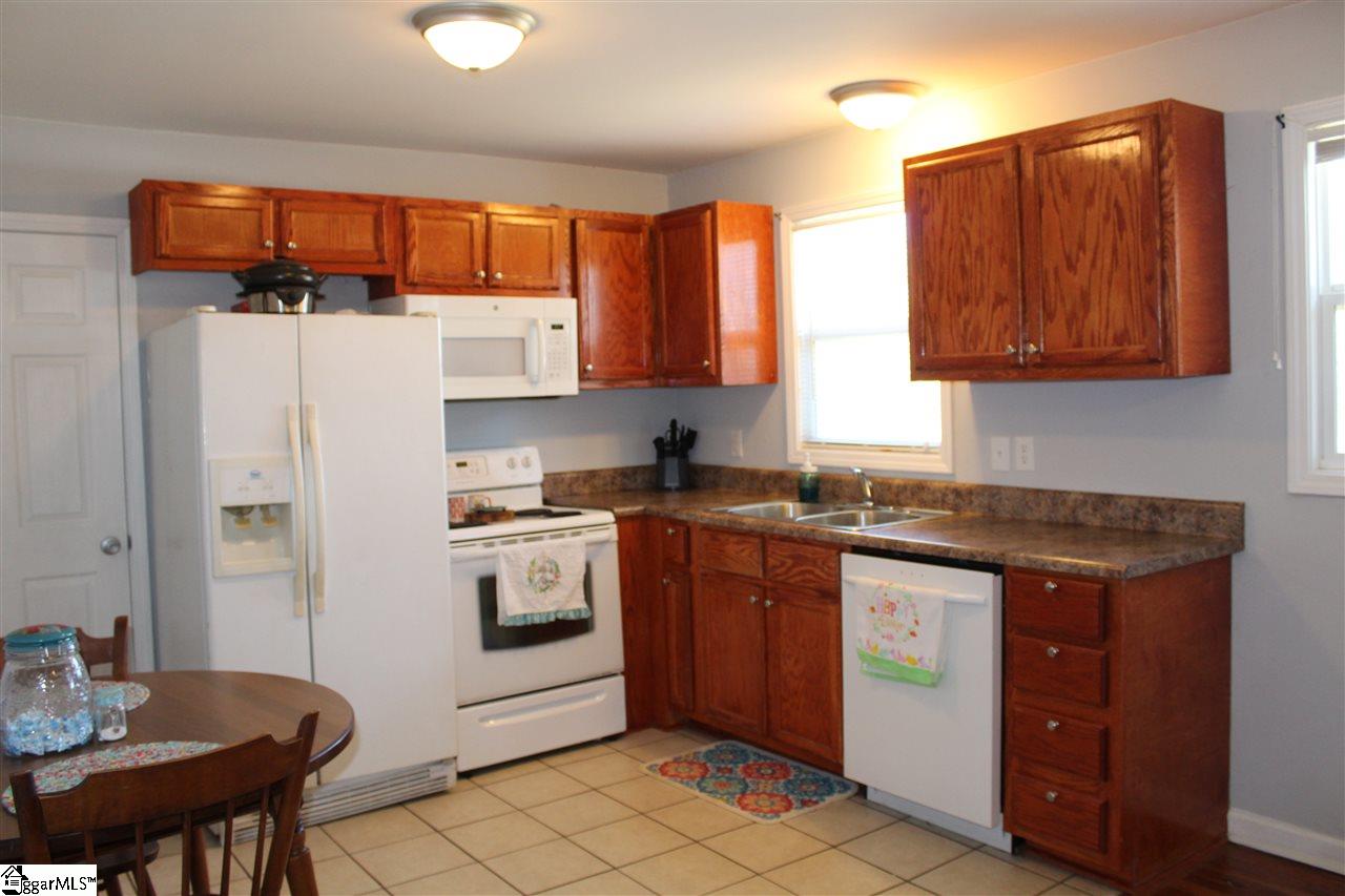 325 Rock Quarry Road Travelers Rest, SC 29690 - Photo 3 of 9