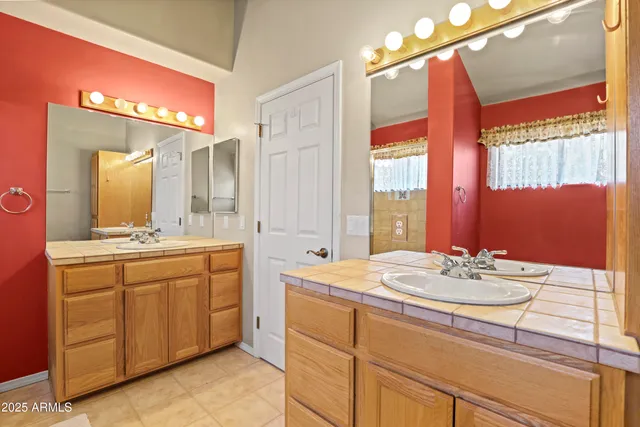 a view of walk in closet