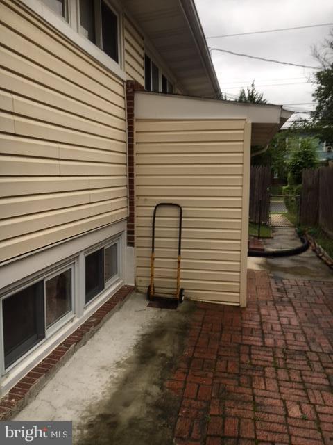 1043 Ruatan Street Silver Spring, MD 20903 - Photo 4 of 17 Exterior (General)