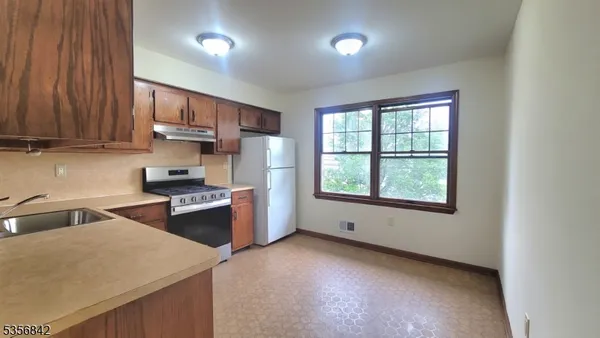 $2,100 | 505 Lincoln Boulevard, Unit C, Middlesex, NJ 08846