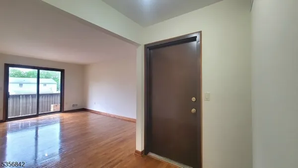 $2,100 | 505 Lincoln Boulevard, Unit C, Middlesex, NJ 08846