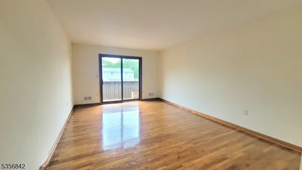 $2,100 | 505 Lincoln Boulevard, Unit C, Middlesex, NJ 08846