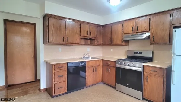 $2,100 | 505 Lincoln Boulevard, Unit C, Middlesex, NJ 08846