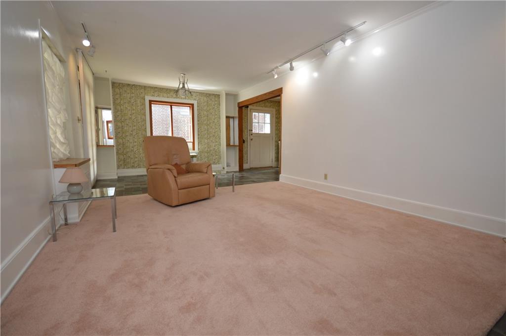 6545 Darlington Road Pittsburgh, PA 15217 - Photo 5 of 25 Gallery Image 5
