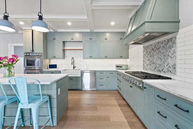 $1,875,000 | 7 Freedom Drive, Falmouth, ME 04105