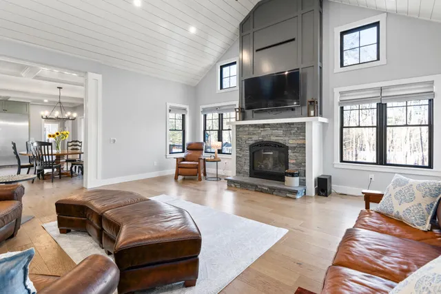 $1,875,000 | 7 Freedom Drive, Falmouth, ME 04105