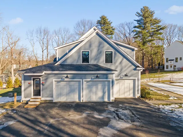 $1,875,000 | 7 Freedom Drive, Falmouth, ME 04105