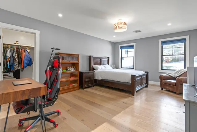 $1,875,000 | 7 Freedom Drive, Falmouth, ME 04105