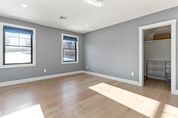 $1,875,000 | 7 Freedom Drive, Falmouth, ME 04105