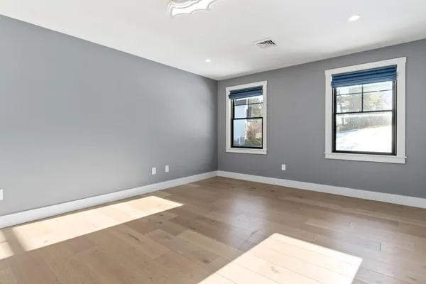 $1,875,000 | 7 Freedom Drive, Falmouth, ME 04105