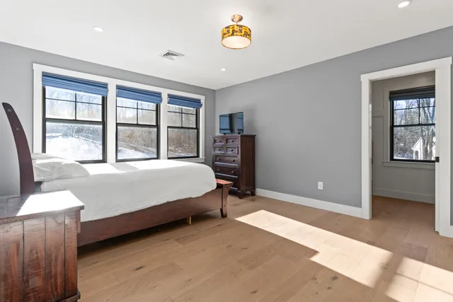 $1,875,000 | 7 Freedom Drive, Falmouth, ME 04105