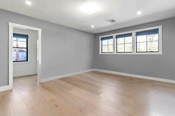 $1,875,000 | 7 Freedom Drive, Falmouth, ME 04105