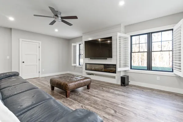 $1,875,000 | 7 Freedom Drive, Falmouth, ME 04105