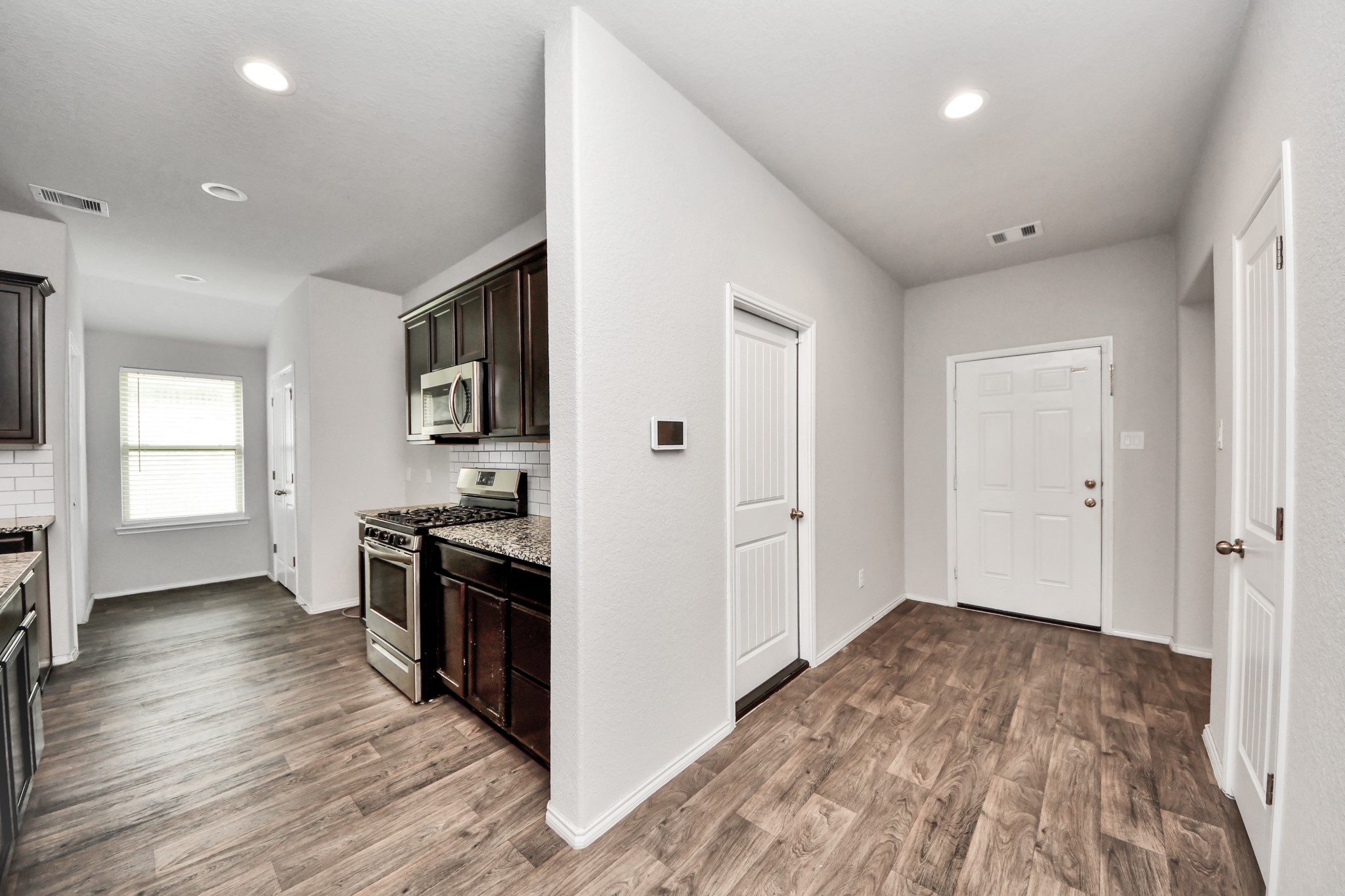 8302 Rose Petals Lane Rosharon, TX 77583 - Photo 38 of 42 Seamless open-concept layout