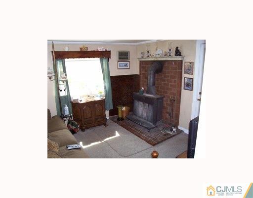 424 New Road Monmouth Junction, NJ 08852 - Photo 5 of 10 Gallery Image 5