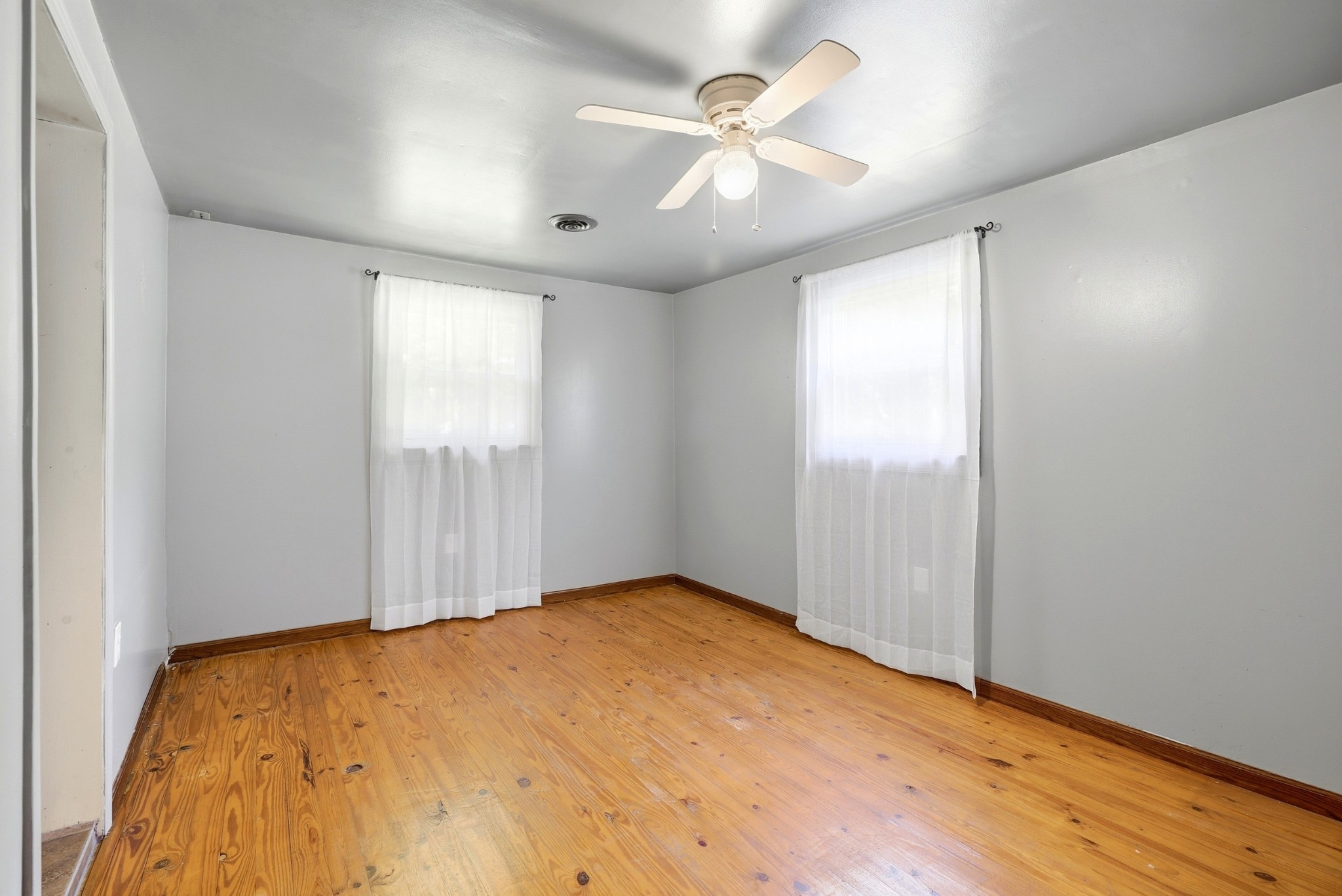 6471 Highway 161 Springfield, TN 37172 - Photo 29 of 57 wooden floor in an empty room with a window