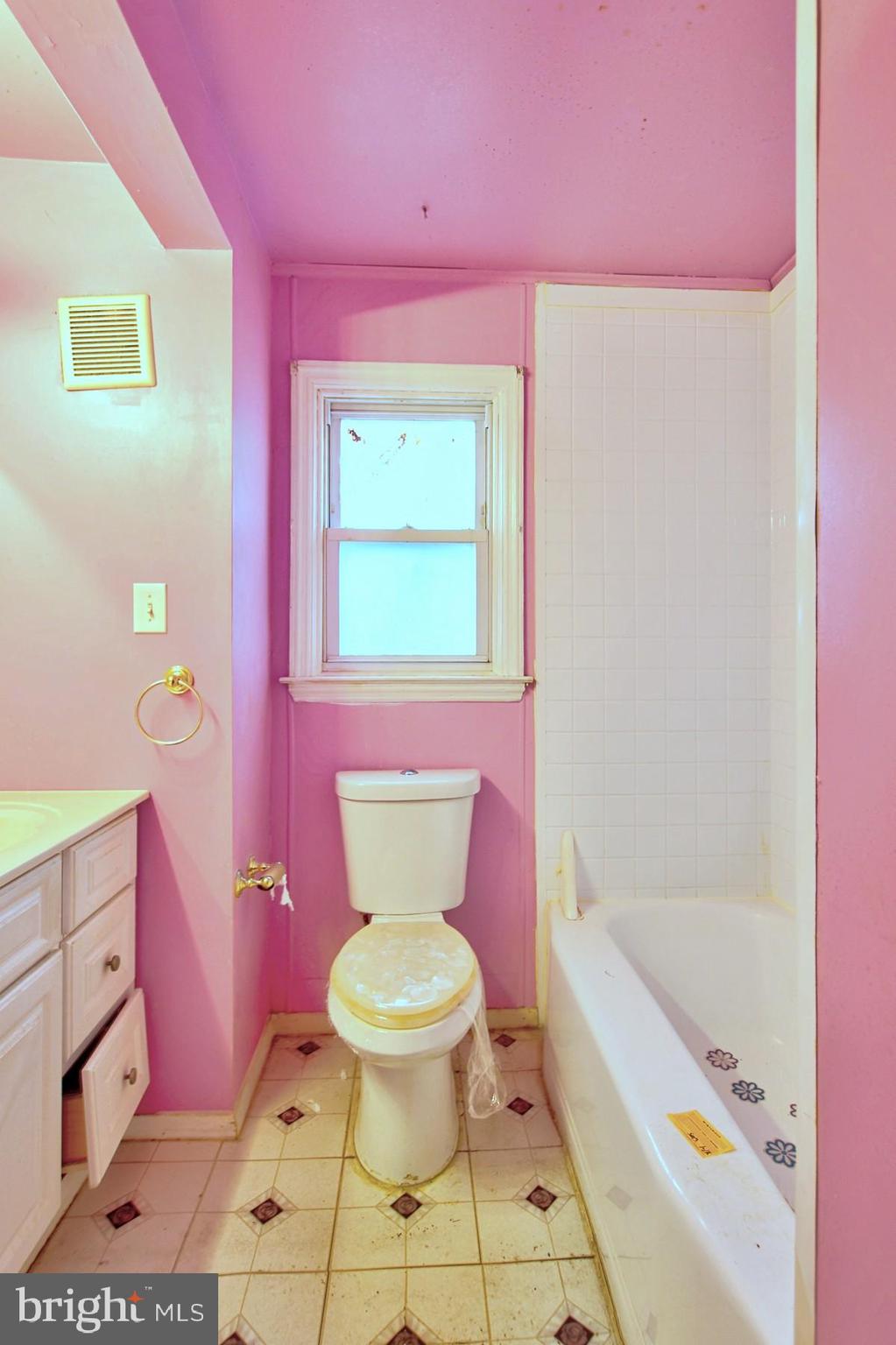 3721 Nortonia Road Baltimore, MD 21216 - Photo 15 of 35 Bathroom