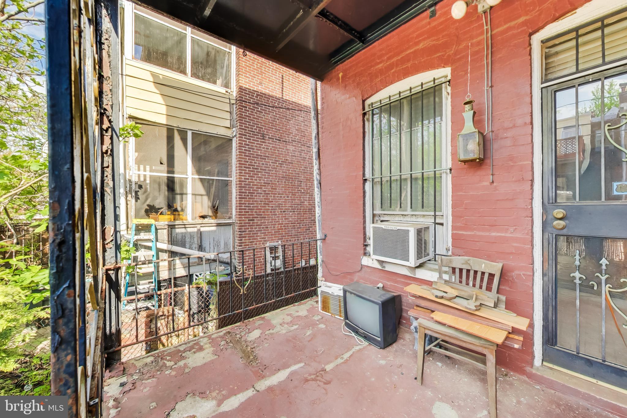 140 U Street Northwest Washington, DC 20001 - Photo 14 of 39 a balcony with furniture and next to a window