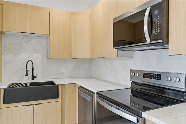 $2,000 | 170 Broadway, Unit A, Providence, RI 02903