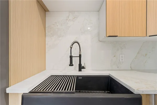 $2,000 | 170 Broadway, Unit A, Providence, RI 02903