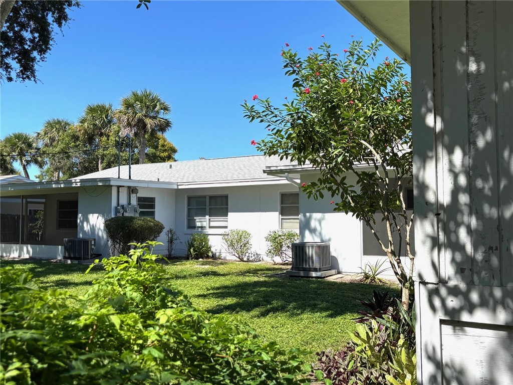 566-576 Azalea Lane Vero Beach, FL 32963 - Photo 10 of 34