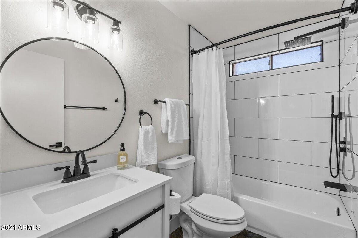 2501 East Pepper Ridge Circle Phoenix, AZ 85032 - Photo 13 of 48 24-Full bath