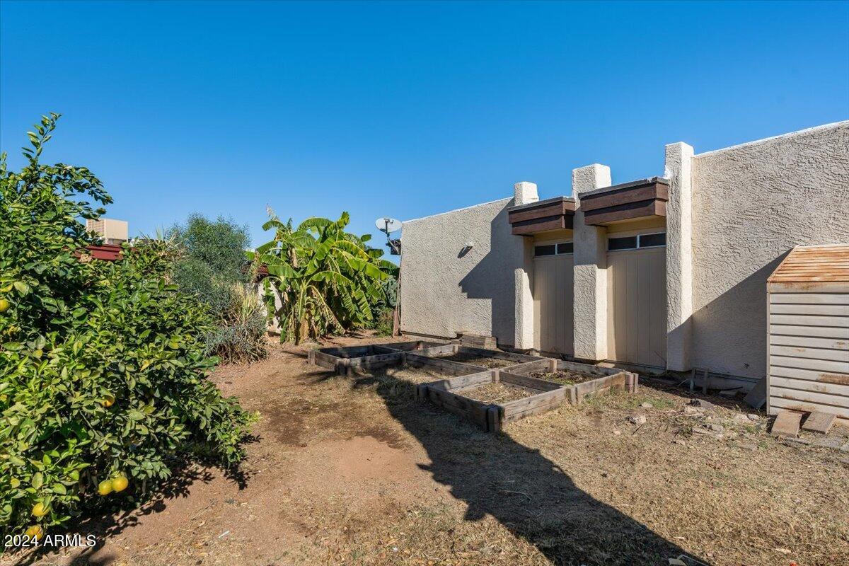 2501 East Pepper Ridge Circle Phoenix, AZ 85032 - Photo 31 of 48 39-Side yard & side of home