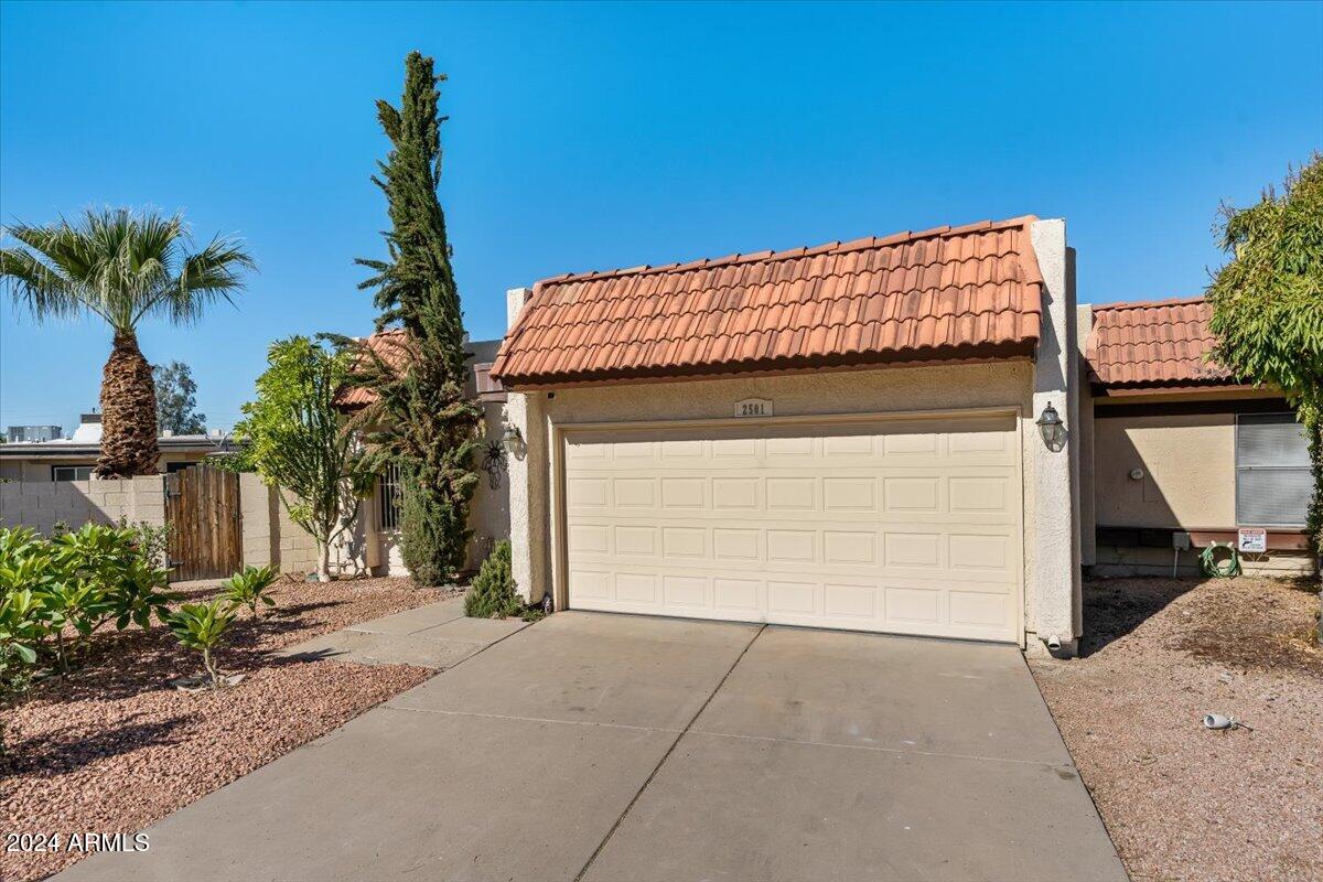 2501 East Pepper Ridge Circle Phoenix, AZ 85032 - Photo 40 of 48 08-Front of home