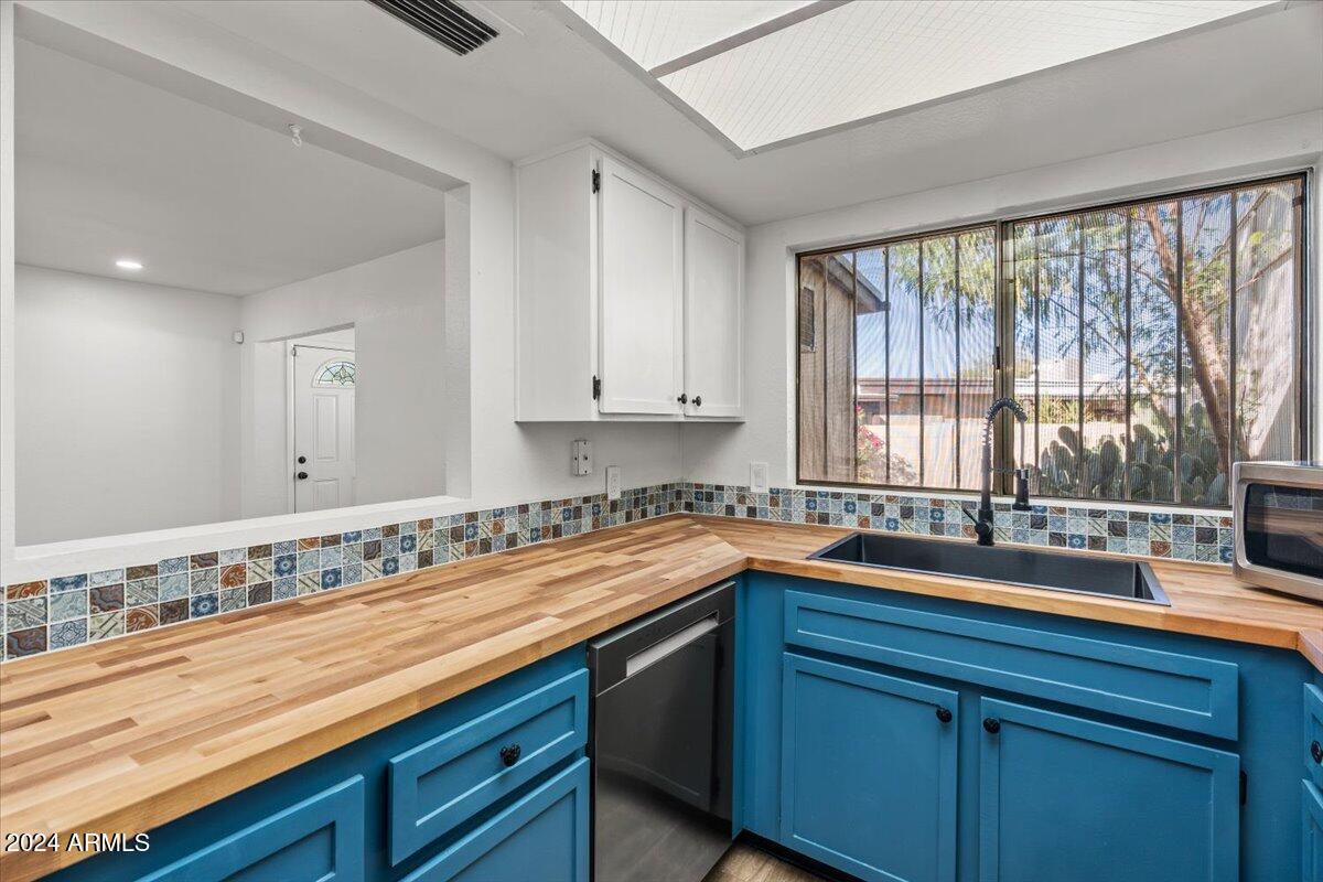 2501 East Pepper Ridge Circle Phoenix, AZ 85032 - Photo 6 of 48 19-Kitchen
