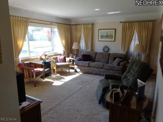 9200 Roxbury Road Parma Heights, OH 44130 - Photo 5 of 23 Living Room