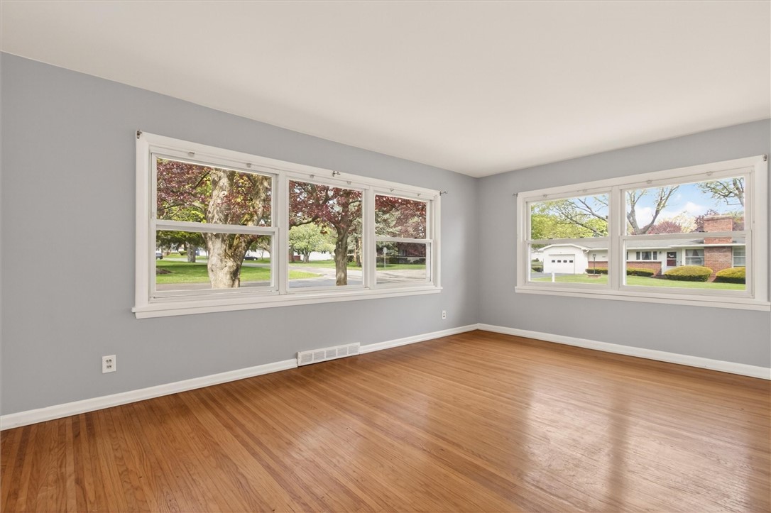 370 Lafayette Road Irondequoit, NY 14609 - Photo 13 of 26