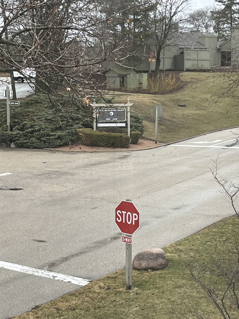 33 Shoreline Road, Unit B Lake Barrington, IL 60010 - Photo 16 of 46