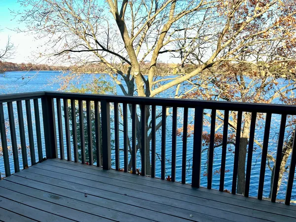 $369,000 | 33 Shoreline Road, Unit B, Lake Barrington, IL 60010