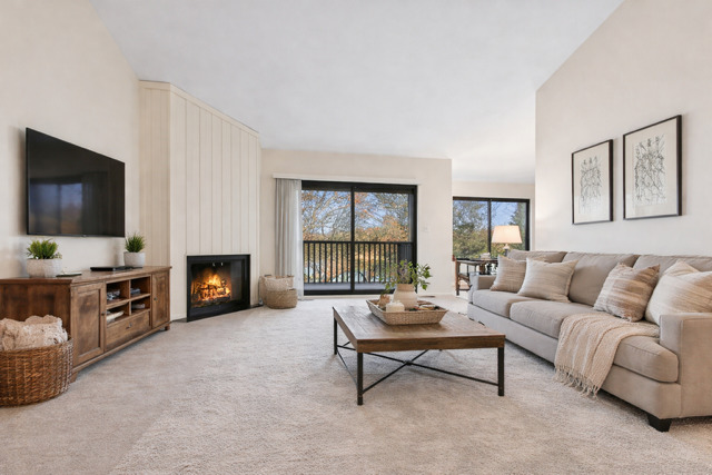 33 Shoreline Road, Unit B Lake Barrington, IL 60010 - Photo 3 of 46