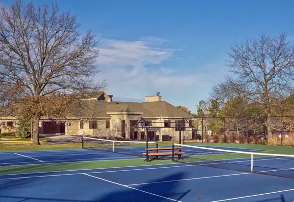 $369,000 | 33 Shoreline Road, Unit B, Lake Barrington, IL 60010