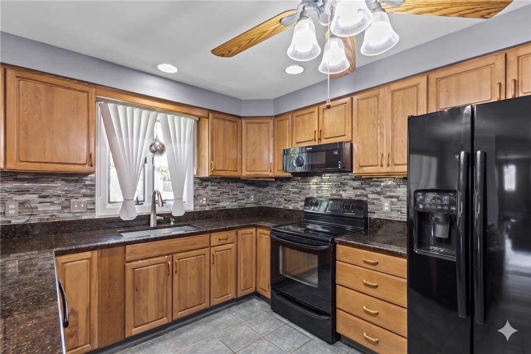 15 Hanley Lane Warren, RI 02885 - Photo 6 of 22