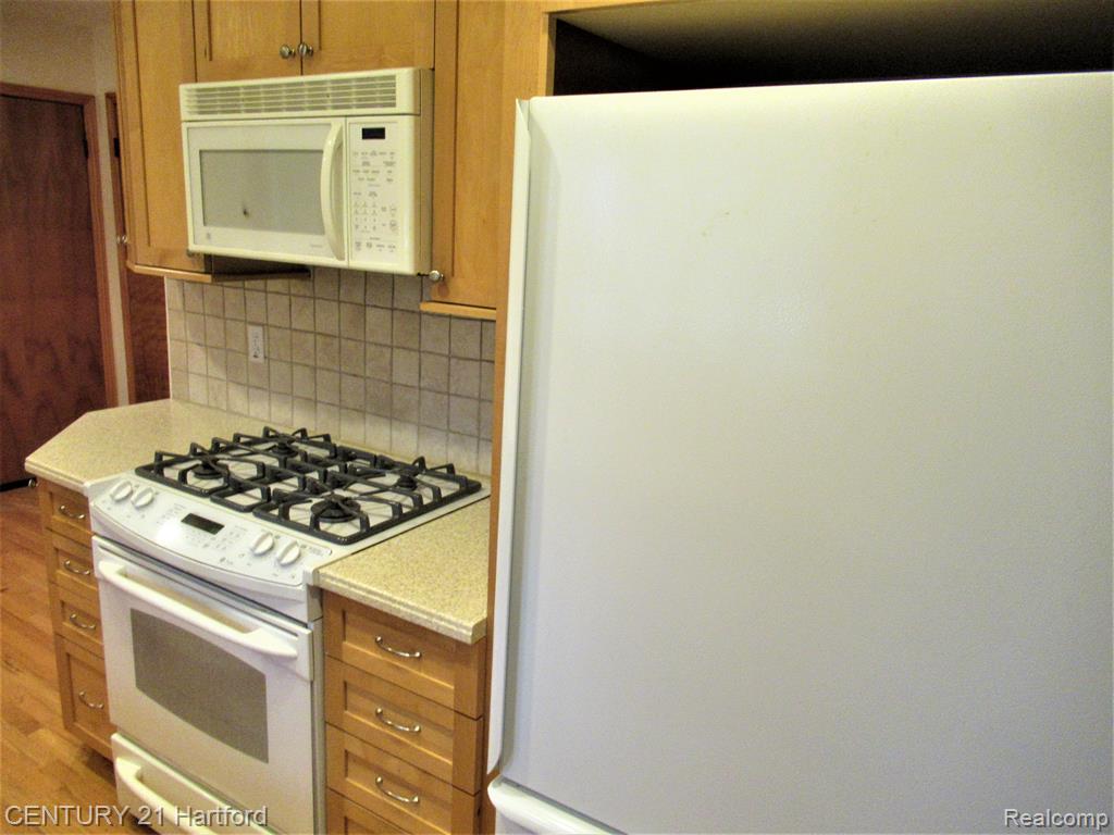 29069 Utley Road Farmington Hills, MI 48334 - Photo 11 of 27