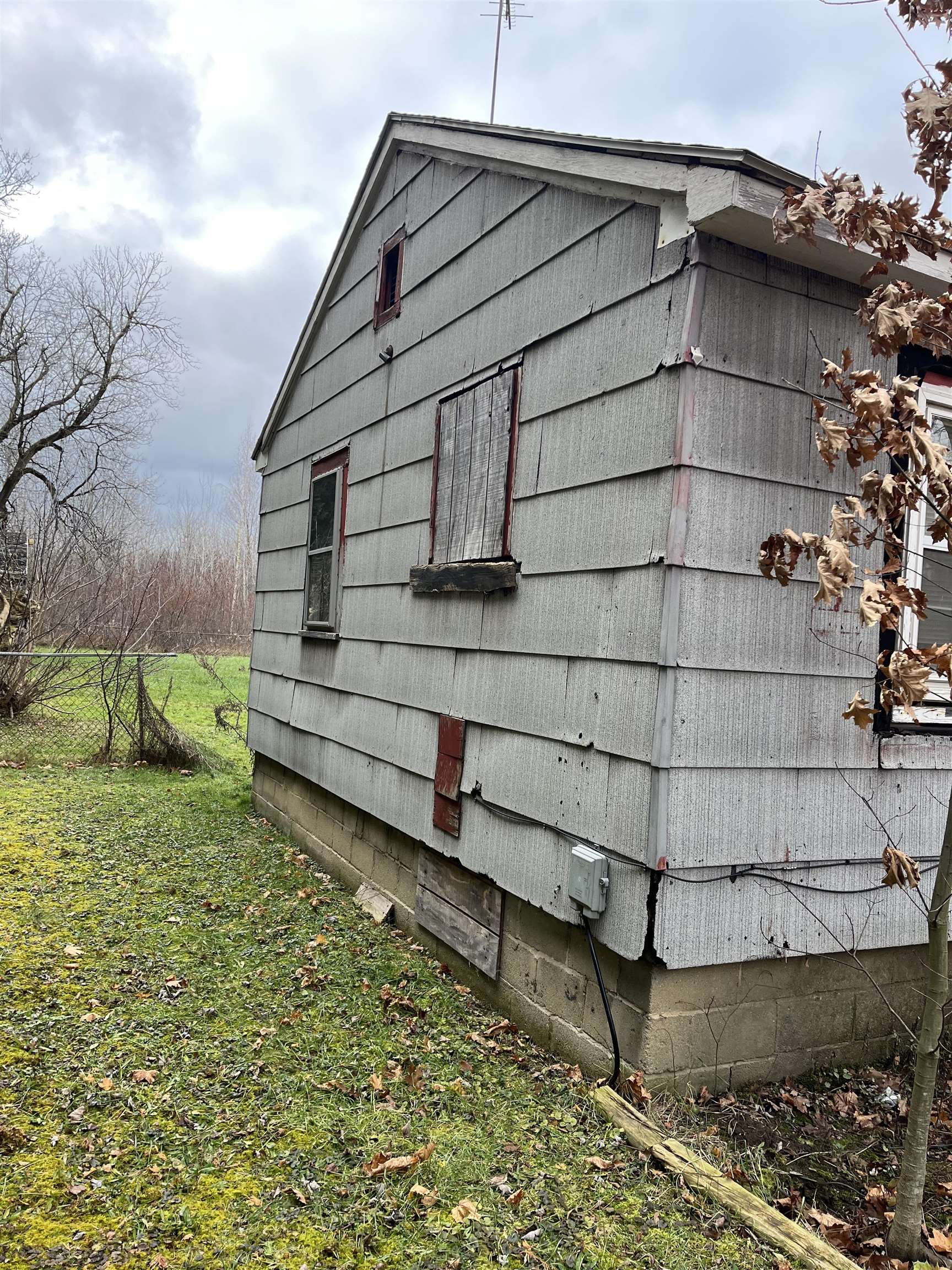 3435 North Center Road Flint, MI 48506 - Photo 2 of 7 50168876-0388ced1-8da9-46c1-b053-e6682ae9e9f7.JPG