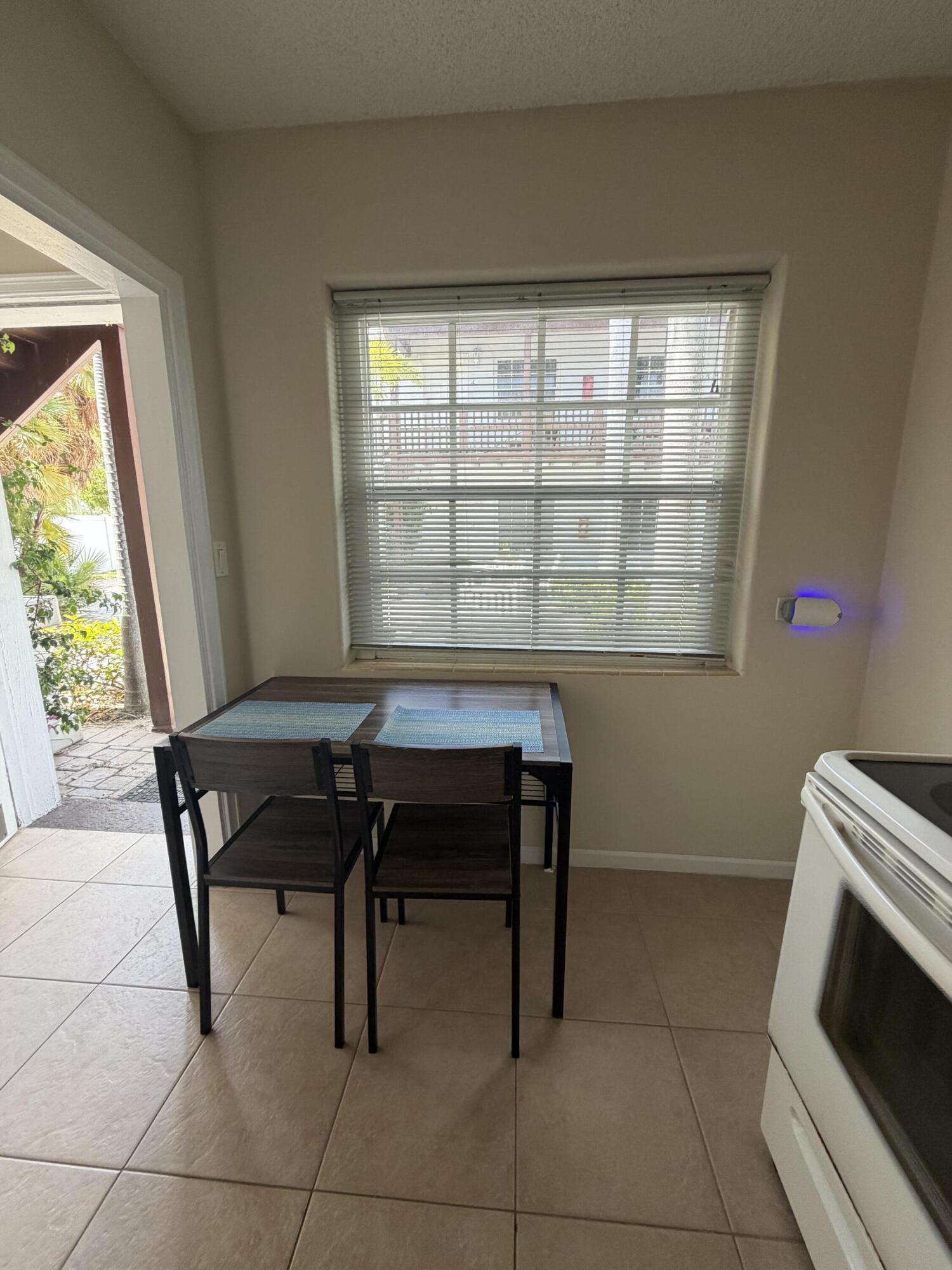224 Conniston Road, Unit 2 West Palm Beach, FL 33405 - Photo 5 of 18 IMG_5208