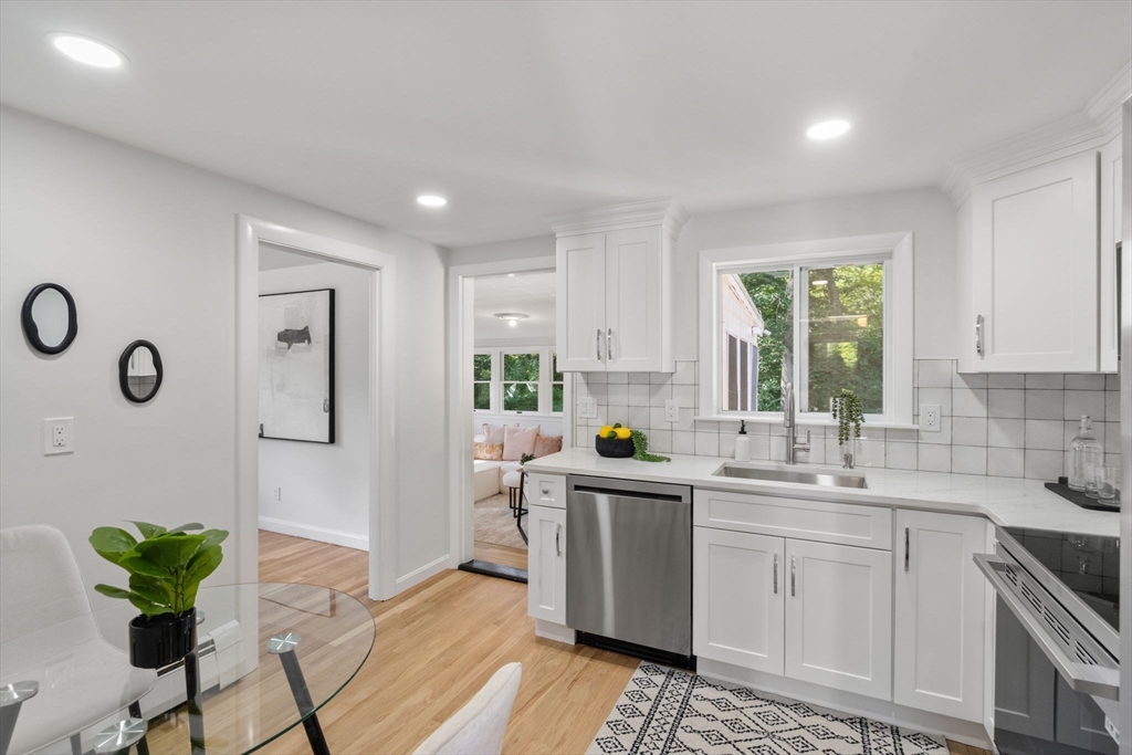 17 Paul Revere Road Sharon, MA 02067 - Photo 9 of 31 Gallery Image 9