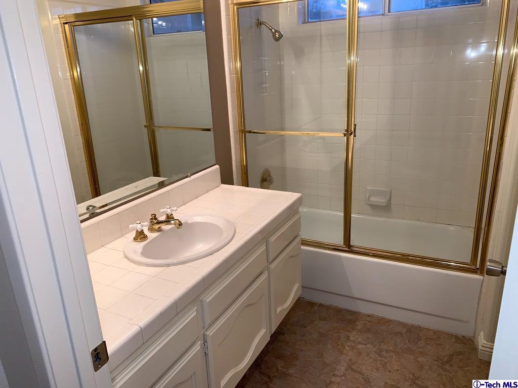 25433 Hardy Place Stevenson Ranch, CA 91381 - Photo 13 of 42 Gallery Image 13