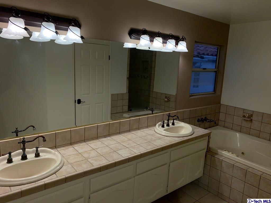 25433 Hardy Place Stevenson Ranch, CA 91381 - Photo 15 of 42 Gallery Image 15