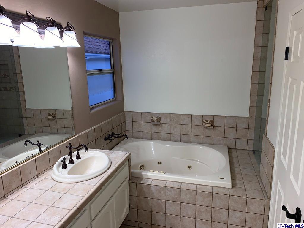 25433 Hardy Place Stevenson Ranch, CA 91381 - Photo 16 of 42 Gallery Image 16