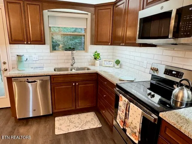 $350,000 | 235 Bishop Cap Circle, Unit 103, Townsend, TN 37882