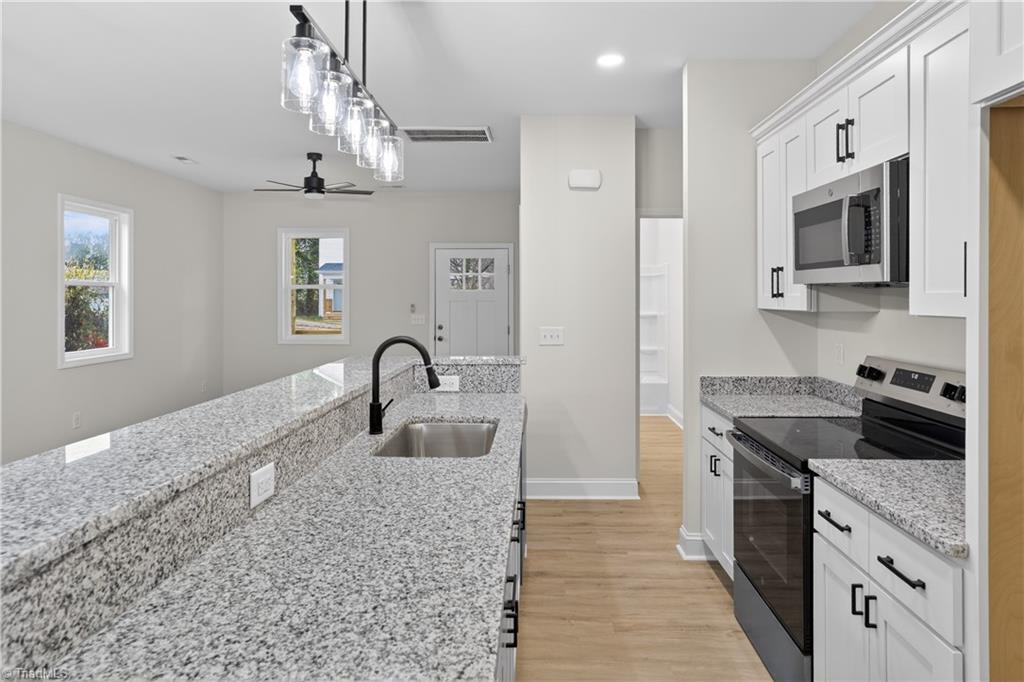 1204 Pearson Place High Point, NC 27260 - Photo 11 of 32