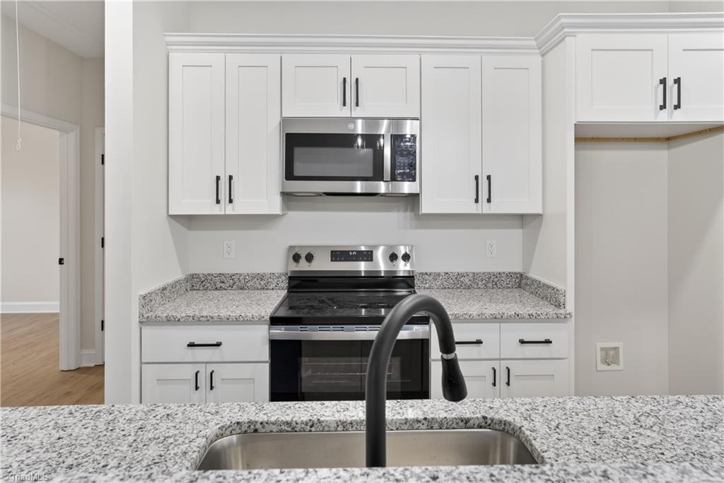 1204 Pearson Place High Point, NC 27260 - Photo 12 of 32