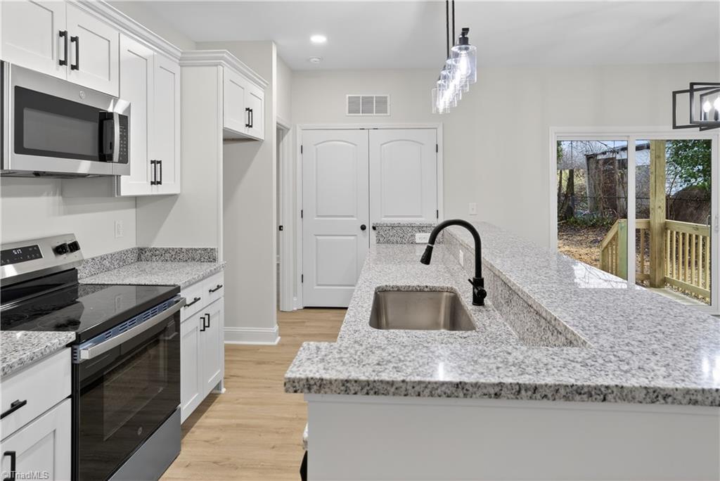 1204 Pearson Place High Point, NC 27260 - Photo 10 of 32