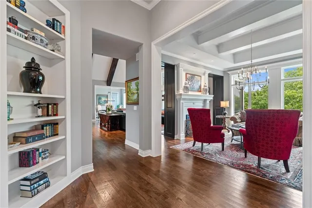 $1,475,000 | 6325 Edgewater Drive, Parkville, MO 64152