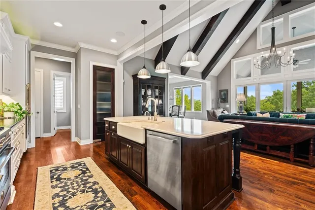 $1,475,000 | 6325 Edgewater Drive, Parkville, MO 64152